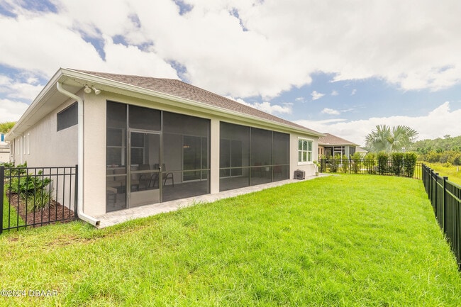 Building Photo - 205 Cyan Ave