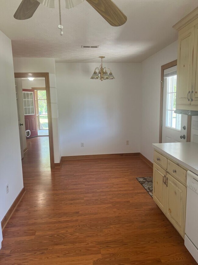 Building Photo - Rancher on 6.79 Acre Lot
