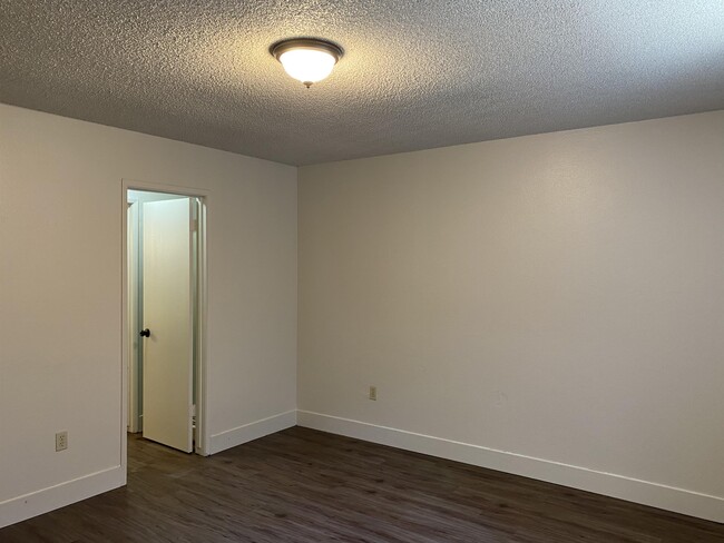 Building Photo - 3000 Jade Way