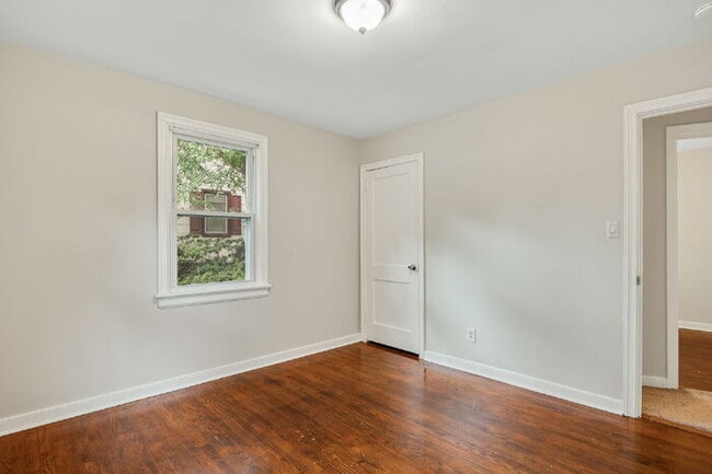 Building Photo - 1710 Westhill Rd