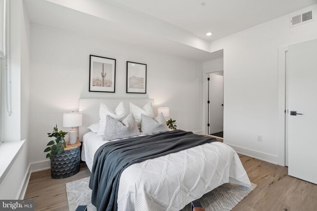 Building Photo - 139 W Chelten Ave