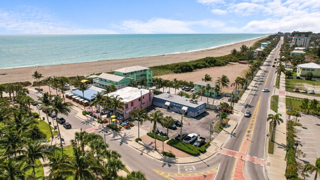Building Photo - 711 S Ocean Dr