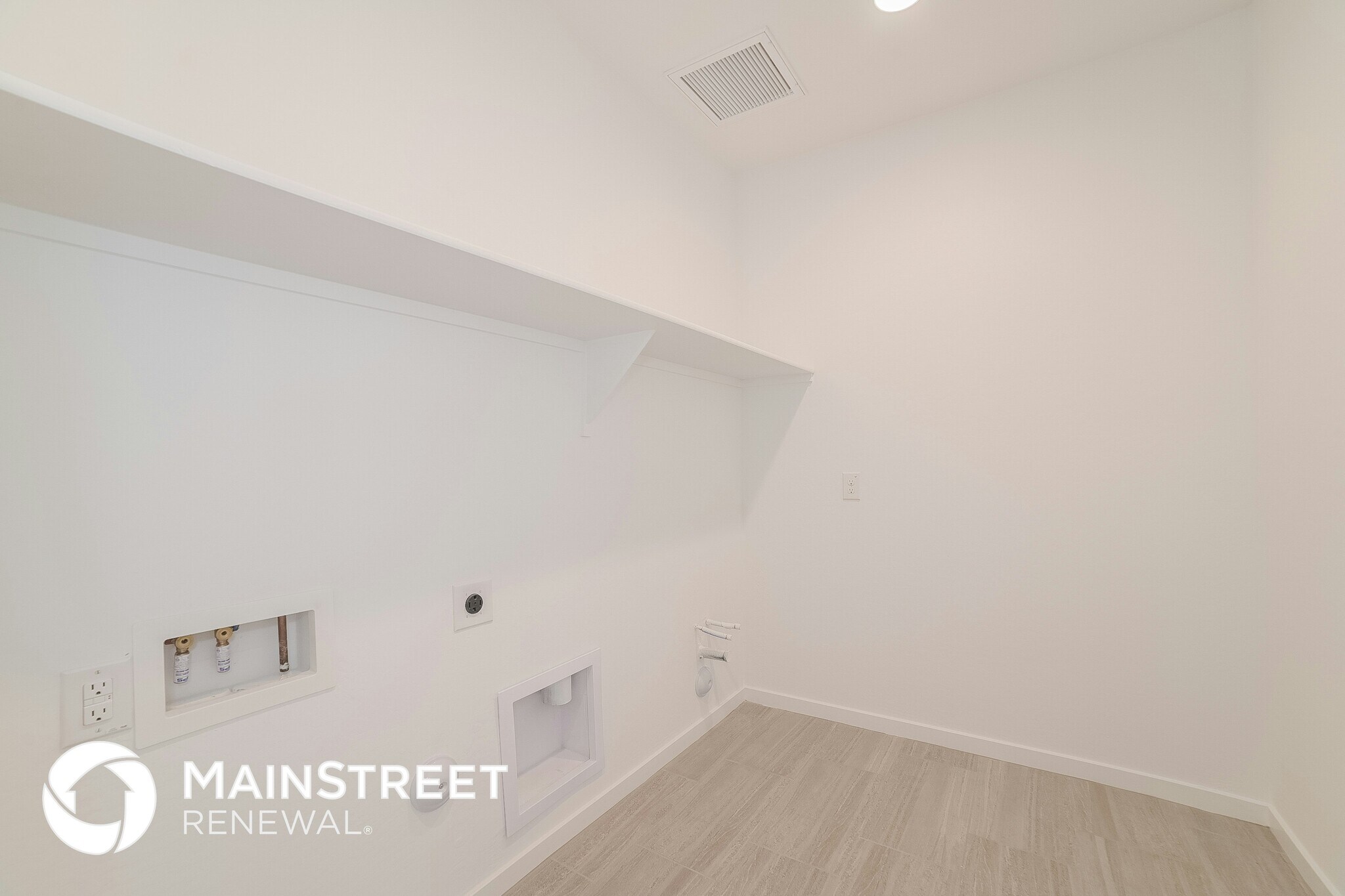 Building Photo - 10920 S 55th Ln