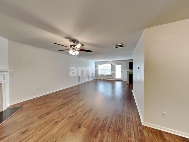 Building Photo - 342 Hidden Creek Ln