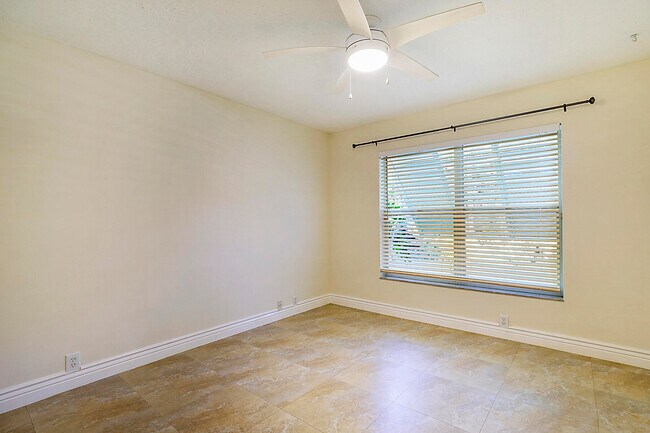 Building Photo - 19009 SE Old Trail Dr W