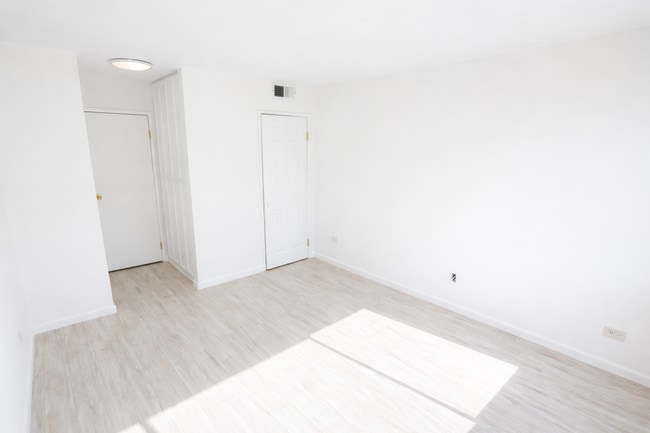 Building Photo - 421 La Fayette Park Pl