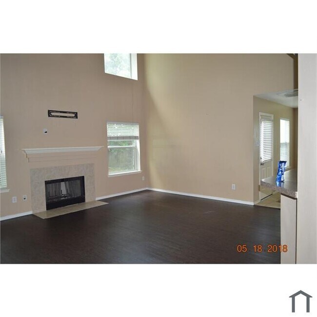 Building Photo - 815 Hillock Bluff Cir