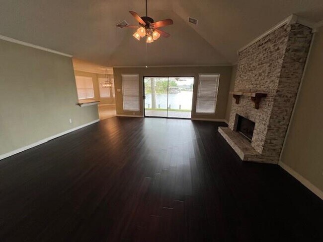 Building Photo - 228 Constellation Dr
