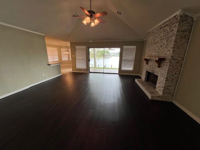 Building Photo - Move in ready in Eden Isles