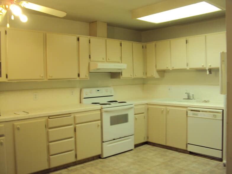 Building Photo - 23801 NE Treehill Dr