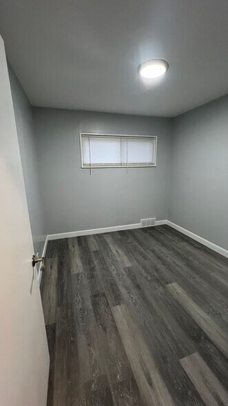 Building Photo - 23070 Scotia Rd