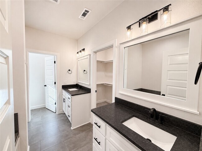 Building Photo - 1308 Cittadella Ave