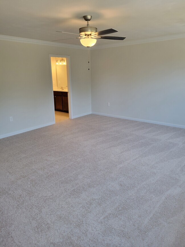 Building Photo - 4942 Warrior Dr