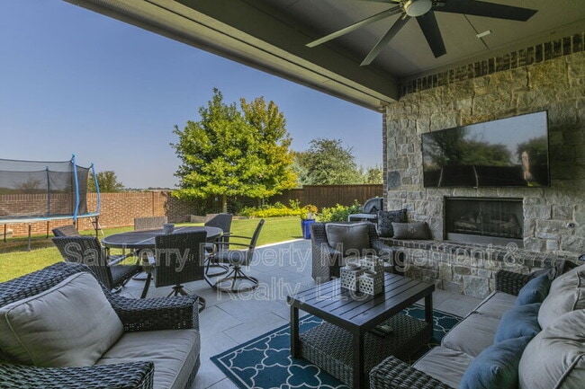 Building Photo - 10332 Morada Rd