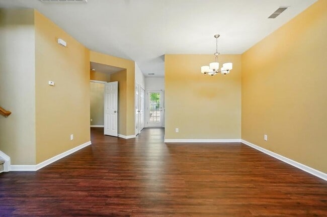 Building Photo - 7420 Abigail Glen Dr