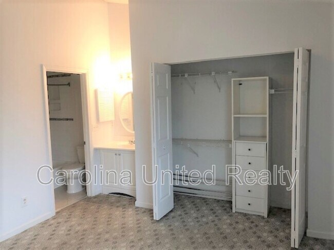 Building Photo - 8235 Circle Tree Ln