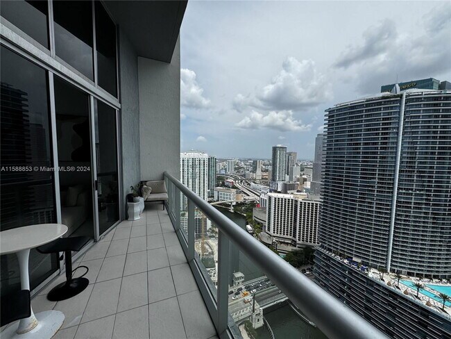 Building Photo - 475 Brickell Ave