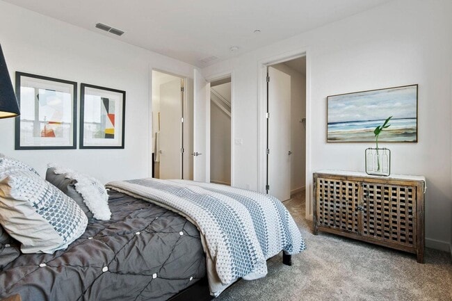 Building Photo - Newer Construction - Multi-Level Home with...