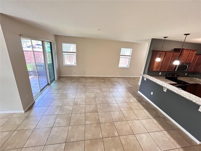 Building Photo - 2000 Traders Cove