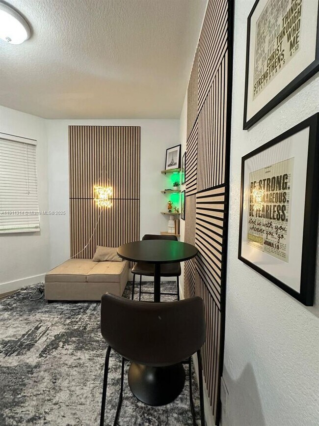 Building Photo - 10901 NW 83rd St