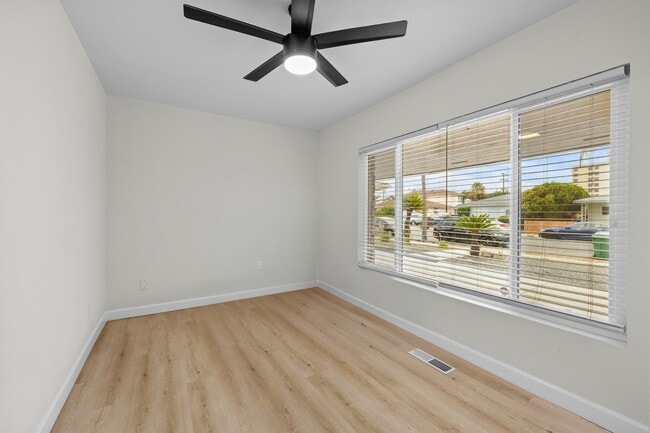 Building Photo - 5529 Dorothy Dr