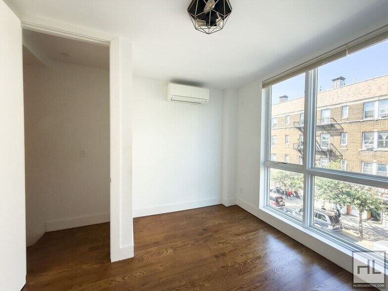 Building Photo - Stunning Two-Bedroom Duplex with Soaring 1...