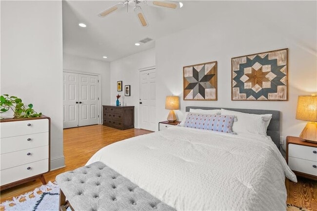 Building Photo - 565 Harold Ave NE