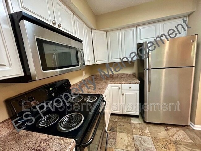 Building Photo - 7580 Sycamore Grove Ct