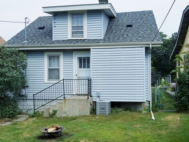 Building Photo - 4322 Bloomington Ave