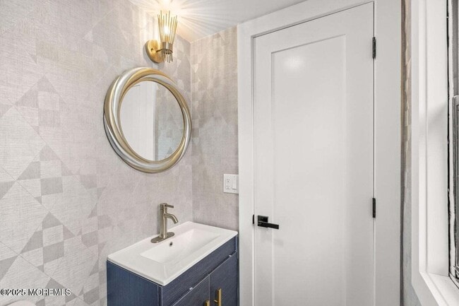 Building Photo - 1001 Norwood Ave