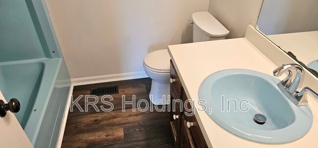 Building Photo - 2536 Roundtree Cir