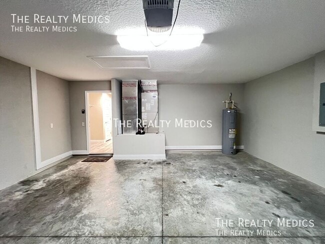 Building Photo - 32 Fir Dr