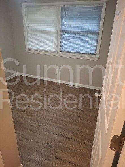 Building Photo - 8001 E 89th Ter