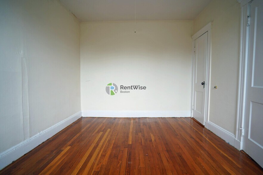 Building Photo - 135 Washington St