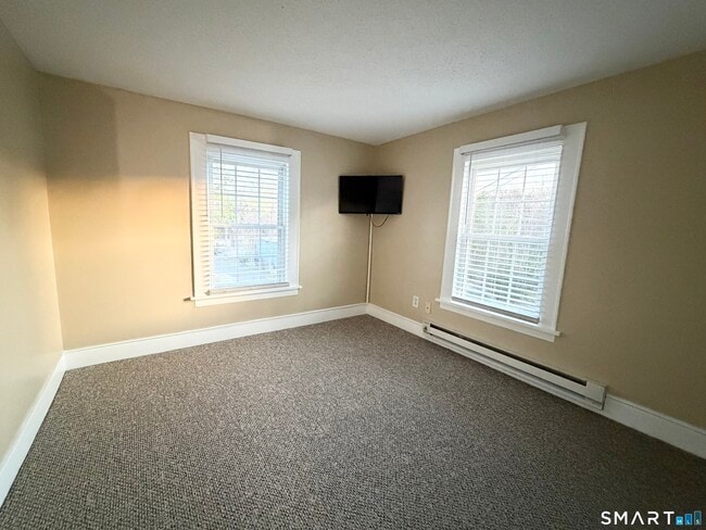 Building Photo - 38 Twining St