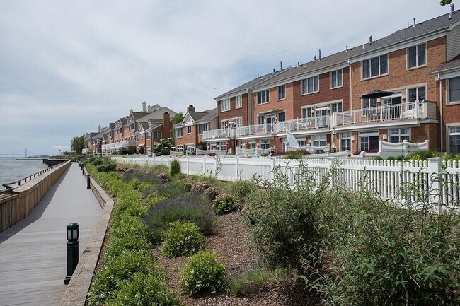 Building Photo - 15 Enterprise Ct