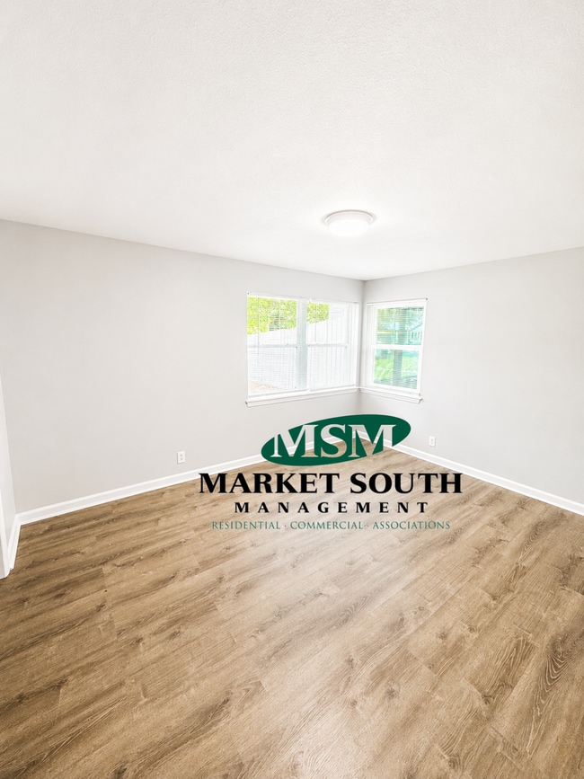 Building Photo - MIDTOWN SAVANNAH- AVAILABLE NOW- APPOINTMENT NEEDED TO VIEW
