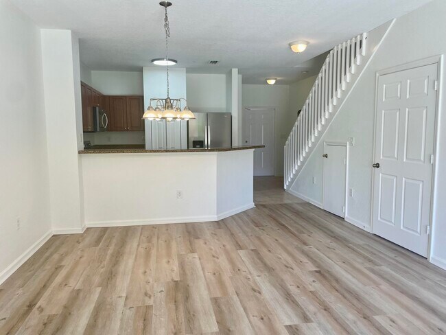 Building Photo - 5176 SE Mariner Garden Cir