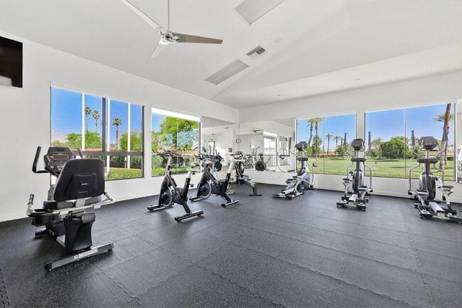 Building Photo - 5 Majorca Dr