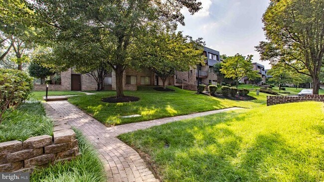 Building Photo - 29 Stonehenge Cir