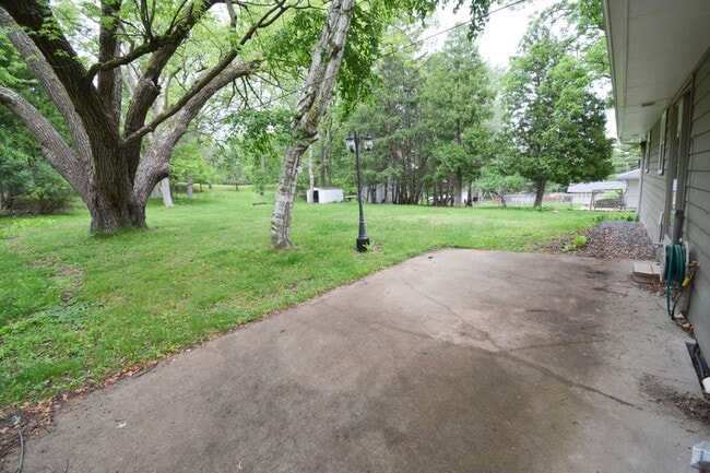 Building Photo - Updated 3 Bed 1.75 bath home available NOW!