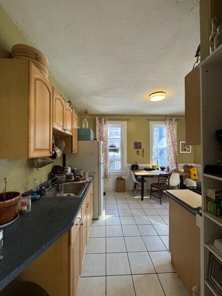 Building Photo - 108 Hyde Park Ave