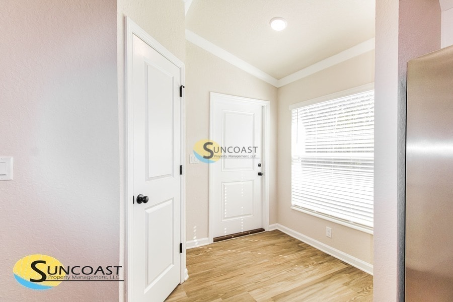 Building Photo - 5961 W Oak Park Blvd