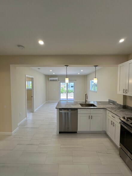 Building Photo - 191 Anchorage St