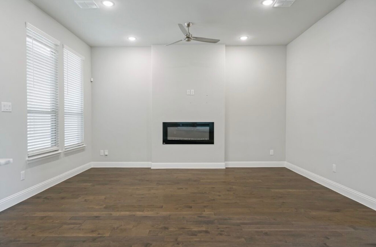 Building Photo - 4143 Runway Mews