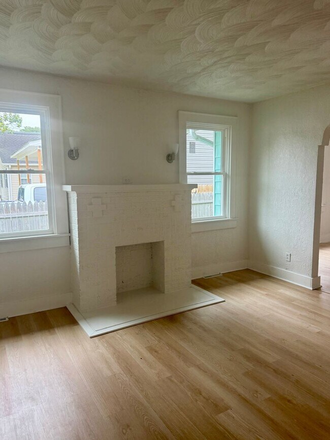 Building Photo - Remodeled 3 bedroom 1 bath home