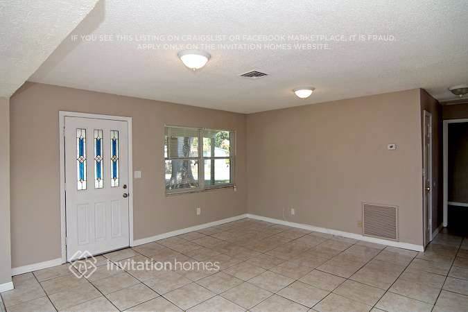 Building Photo - 14720 Mockingbird Ln E