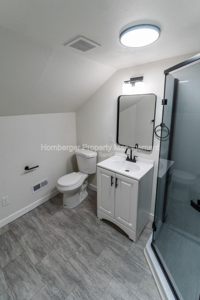 Building Photo - 1909 S Garden Springs Rd