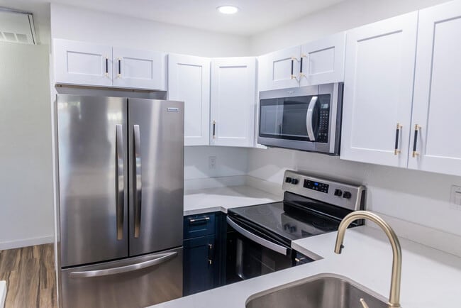 Building Photo - 2301 E University Dr