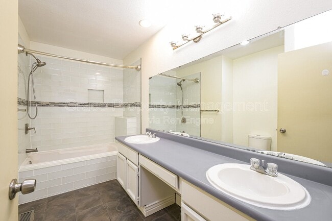 Building Photo - 11748 Fillmore Pl